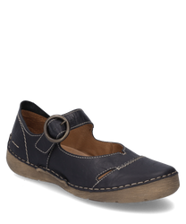 Sandalia de cuero azul oscuro con un cierre de hebilla de metal redonda. El zapato tiene costuras decorativas blancas y una suela beige que proporciona un soporte cómodo.