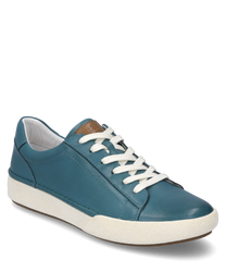 Azurfarbener Sneaker mit Schnürung aus glattem Leder gefertigt. Der Schuh hat eine weiße Gummisohle und ein schlichtes elegantes Design.