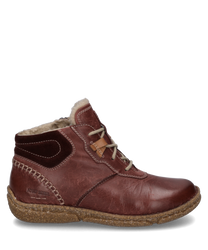 Il stivaletto bordeaux è realizzato in similpelle lucida ed è dotato di lacci. Ha una suola robusta e cuciture decorative che aggiungono un tocco di moda.