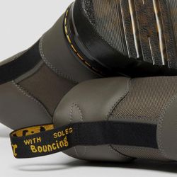 Dr. Martens Tarik