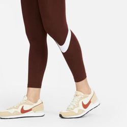 Nike Wmns Sportswear Essential Leggings