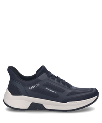 Ciemnoniebieski sneaker z sznurowaniem i sportowym designem. But wykonany jest z oddychającego materiału z lekkim kontrastującym białym profilem podeszwy.