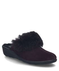 Pantofole da donna in bordeaux con morbido rivestimento in pelliccia sintetica. La scarpa aperta senza chiusura offre una suola nera stabile e un morbido e confortevole rivestimento interno.
