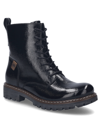 La bota negra de cuero brillante cuenta con un cordón y una suela robusta. Está equipada con una pequeña etiqueta de logo discreta en el costado.