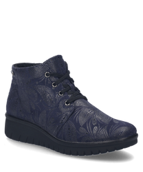 Der dunkelblaue Halbschuh verfügt über eine Schnürung und besteht aus einem weichen floralen Material. Das Design ist elegant und bietet durch die stabile Sohle optimalen Tragekomfort.