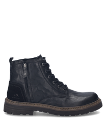 Die schwarze Stiefelette aus Leder verfügt über eine Schnürung und einen seitlichen Reißverschluss. Der Schuh hat eine robuste Sohle mit Nähten und ein eingesticktes Logo an der Ferse.