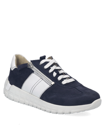 Moderner Sneaker aus grauem Wildleder mit weißen Akzenten. Besondere Merkmale sind die seitliche Schnürung und der robuste weiße Gummisohlenabschluss.