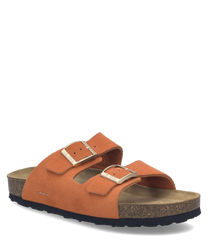 Oranje suède sandaal met twee verstelbare gespen. De sandaal heeft een kurken zool voor extra comfort en stabiliteit.