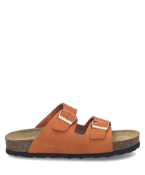 Oranje suède sandaal met twee verstelbare gespen. De sandaal heeft een kurken zool voor extra comfort en stabiliteit.