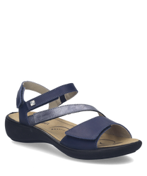 Blauwe sandaal met klittenbandsluiting. Gemaakt van stevig materiaal met comfortabele zool.