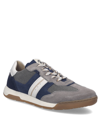 Moderner Sneaker aus grauem Textil und Veloursleder mit blauen und weißen Akzenten. Ausgestattet mit Schnürung für optimalen Halt und bequemer Gummisohle.