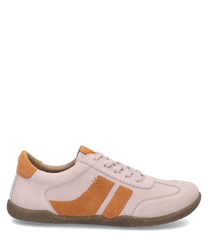Beiger Sneaker aus Wildleder mit Schnürung und orangefarbenen Akzenten. Schlichte Gummisohle für bequemen Halt ideal für den Alltag.