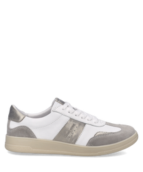 Moderner Sneaker mit Schnürung aus weißem Leder und grauen Wildleder-Akzenten. Die helle Gummisohle bietet Komfort und Stil für den Alltag.