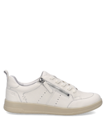Weißer Sneaker aus Leder mit Schnürung und Reißverschluss. Der Schuh hat eine flache beige Sohle und dezente Ziernähte an den Seiten.