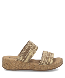 Der Slipper besteht aus geflochtenem Naturmaterial in Beige und Braun. Er hat zwei breite Riemen und eine bequeme Korksohle für optimalen Tragekomfort.