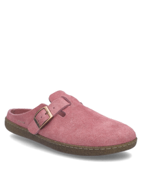 Różowy clog z zamszu z brązową podeszwą i klamrą jako głównym zapięciem. Idealny na co dzień dzięki wygodnej konstrukcji i stylowemu wyglądowi.
