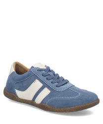 Blauer Sneaker aus Wildleder mit weißer Synthetikapplikation. Ausgestattet mit Schnürung und brauner Sohle für optimalen Halt.