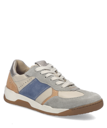 Der Sneaker besteht aus Leder mit Textilakzenten. Er zeigt eine Kombination aus Beige Blau und Grün mit Schnürung und weißer Sohle für einen sportlichen Look.