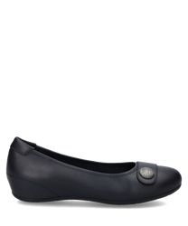 Elegante Ballerina aus schwarzem Leder ohne Verschluss mit dekorativer Metallschnalle auf der Vorderseite Ideal für einen stilvollen Auftritt