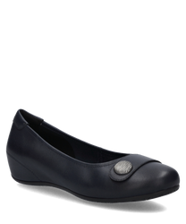 Elegante Ballerina aus schwarzem Leder ohne Verschluss mit dekorativer Metallschnalle auf der Vorderseite Ideal für einen stilvollen Auftritt