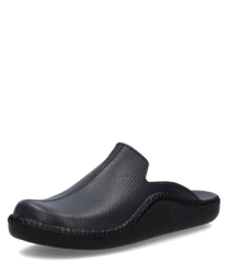 Schwarzer Hausschuh aus Leder ohne Verschluss. Bequeme Sohle mit dezenter Naht für optimalen Tragekomfort.