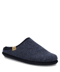 Grauer Filzhausschuh ohne Verschluss mit schwarzer Sohle. Dezentes Markenlogo an der Seite sorgt für einen klassischen Look.