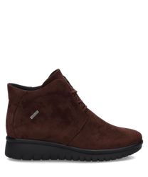 Brauner Halbschuh aus Wildleder mit Schnürung. Schlichte Eleganz und weiche Sohle für hohen Tragekomfort.