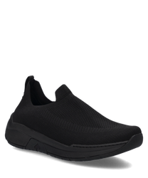 Schwarzer Sneaker aus atmungsaktivem Mesh mit flexiblem Gummizug als Verschluss. Leichte Sohle für optimalen Tragekomfort.