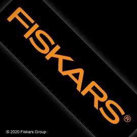 Abbildung zeigt ein schräg gestelltes Fiskars Logo