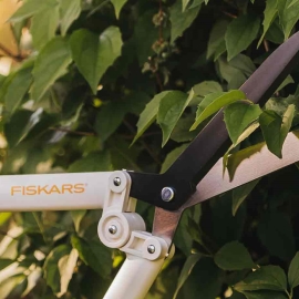 FISKARS LIGHT Heckenscheren -  Bis zu 2x höhere Schneidleistung