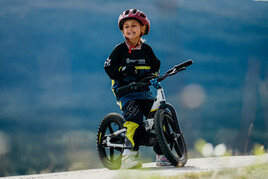 Husqvarna Electric Balance Bikes for Kids - leichtgewichtigen Elektro-Laufräder für Kinder bei Hansen Gartentechnik 