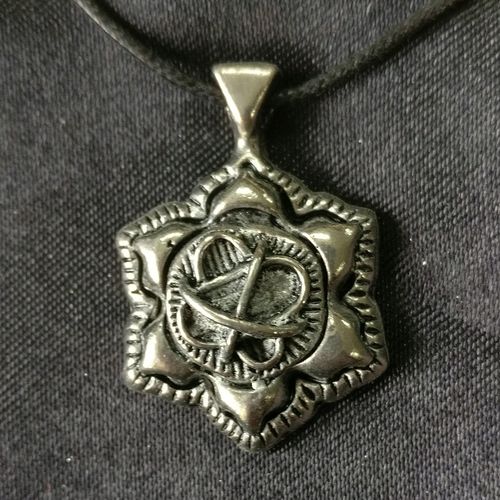 Wurzelchakra  Anhänger Schmuck