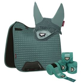 LeMieux Set Schabracke Dressage Luxury Square & Bandagen Loire & Fliegenhaube Loire in Sage