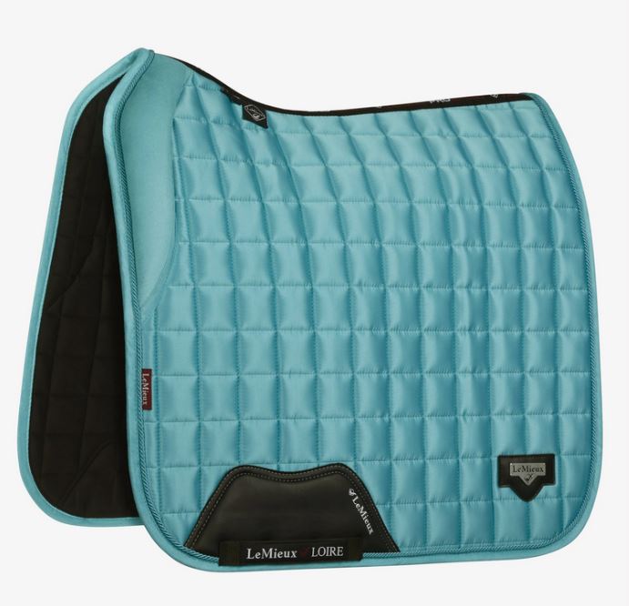 LeMieux Loire Memory Satin Dressage Schabracke Square in azur