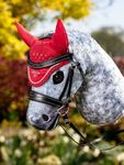LeMieux Hobby Horse Fliegenhaube in chilli