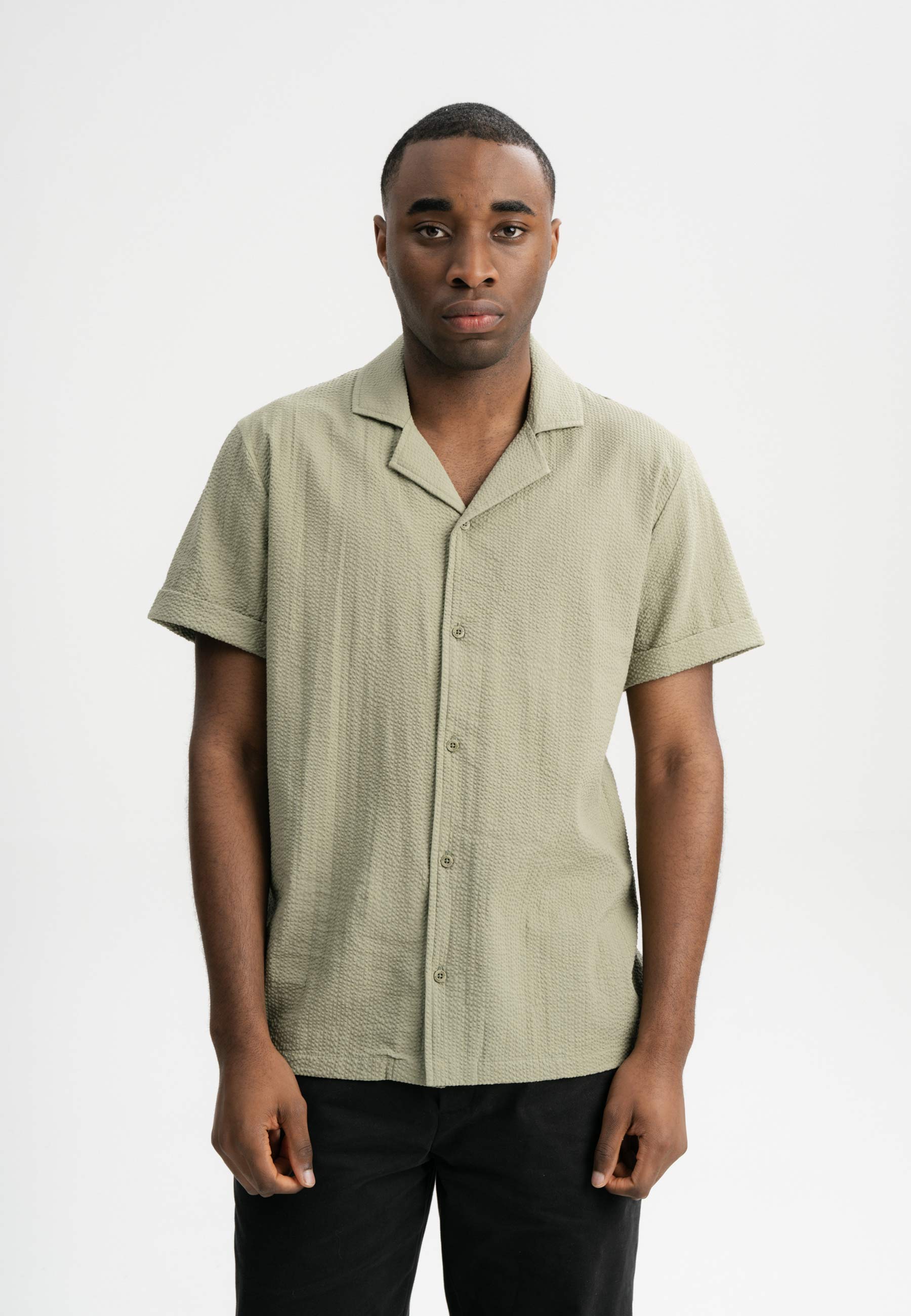 Men Short Sleeved Shirt with Bowling-Collar MOHAN