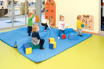 3600-Krabbel-Erlebnismatte-mit-kinder-3.png