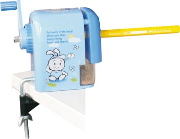 Spitzmaschine blau mit Karikatur für dicke Buntstifte