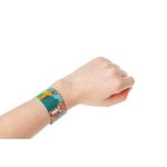 70042-Schnapparmband-Neutral-Hand.jpg