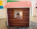 80030-Loewenherz-schallfresser-Haus-mit-Kind-1.jpg