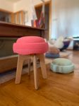 51002-stapelstein-Hocker-pink-1.jpg