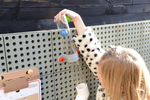 90560-outdoorzubehoer-detail-Kind-mit-ball-roehre-2.png