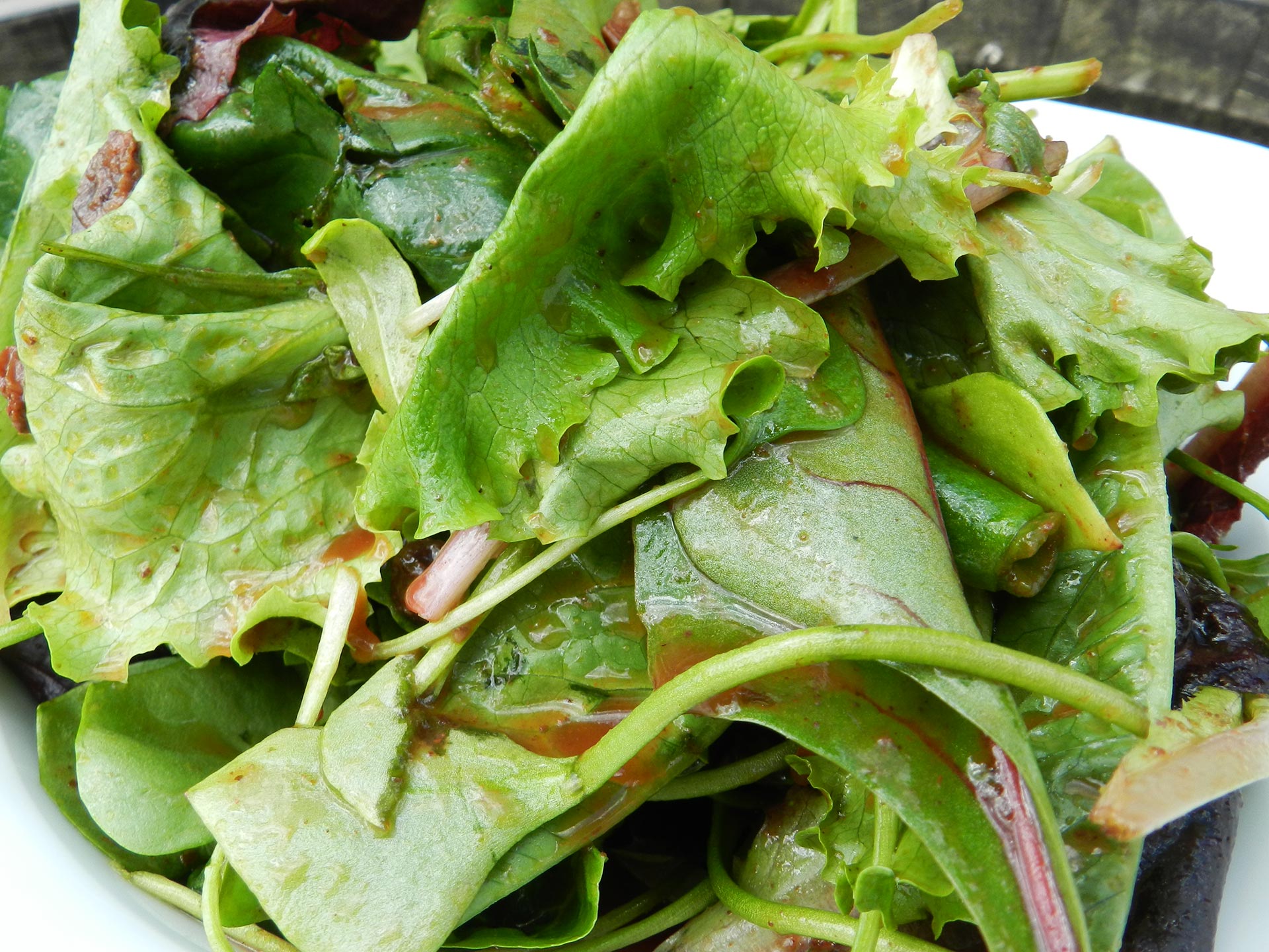 Marinade für sommerlichen Blattsalat