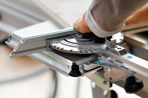 Anwendungsbild Tischzugsäge CS 50 EBG-FLR PRECISIO