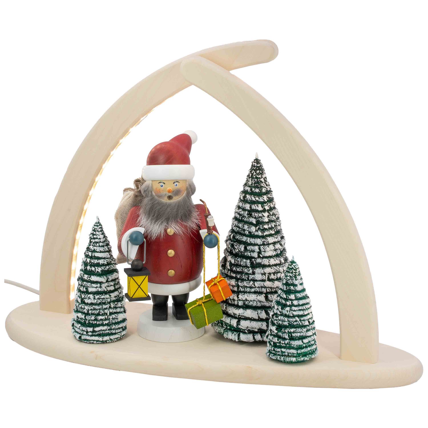 Ein moderner Lichterbogen in spitzer Form zeigt einen traditionellen Weihnachtsmann mit roter Kleidung und Laterne sowie Geschenken umgeben von verschneiten Tannen