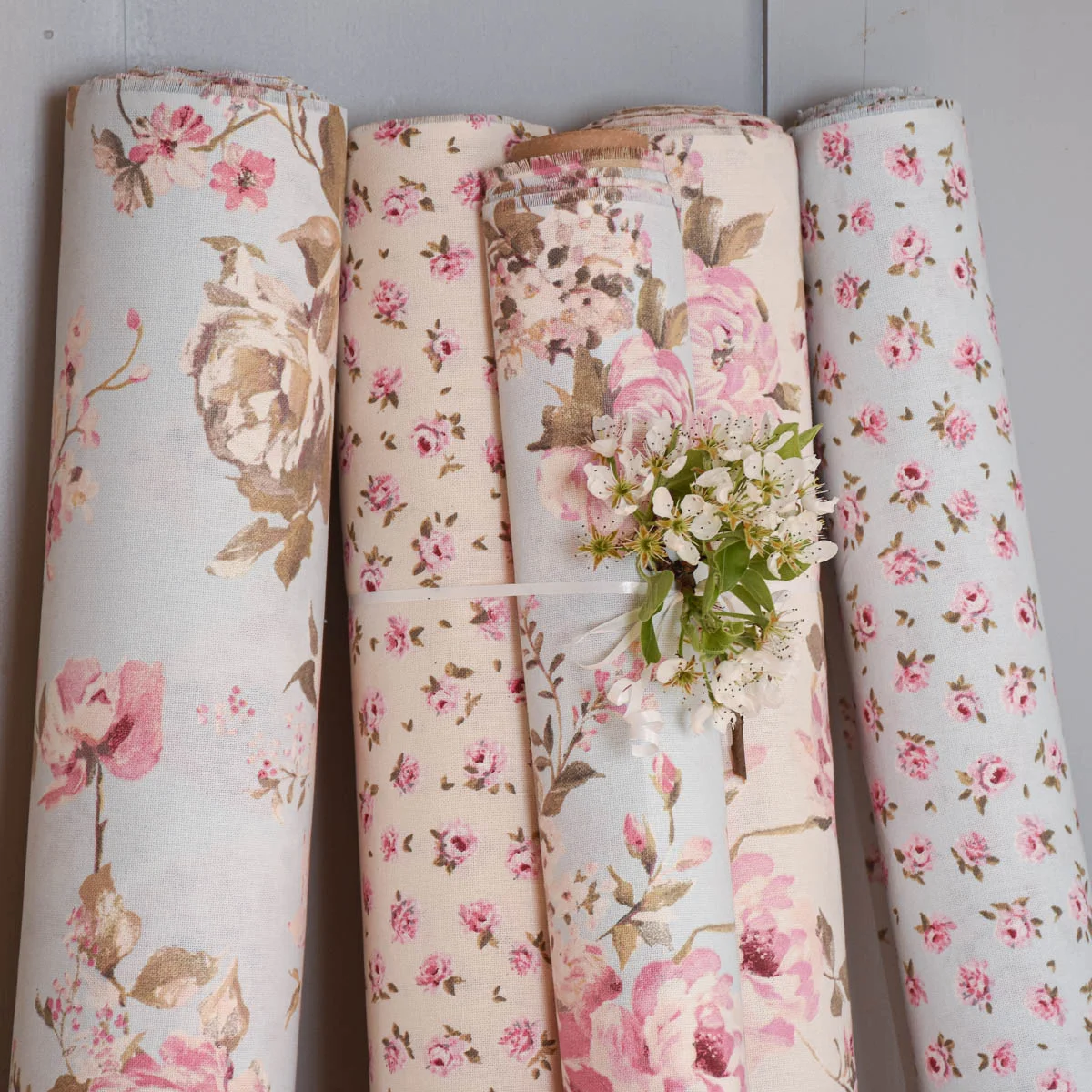 Dekostoffe mit verschiedenen Rosenmotiven Dekostoffe mit verschiedenen Rosenmotiven