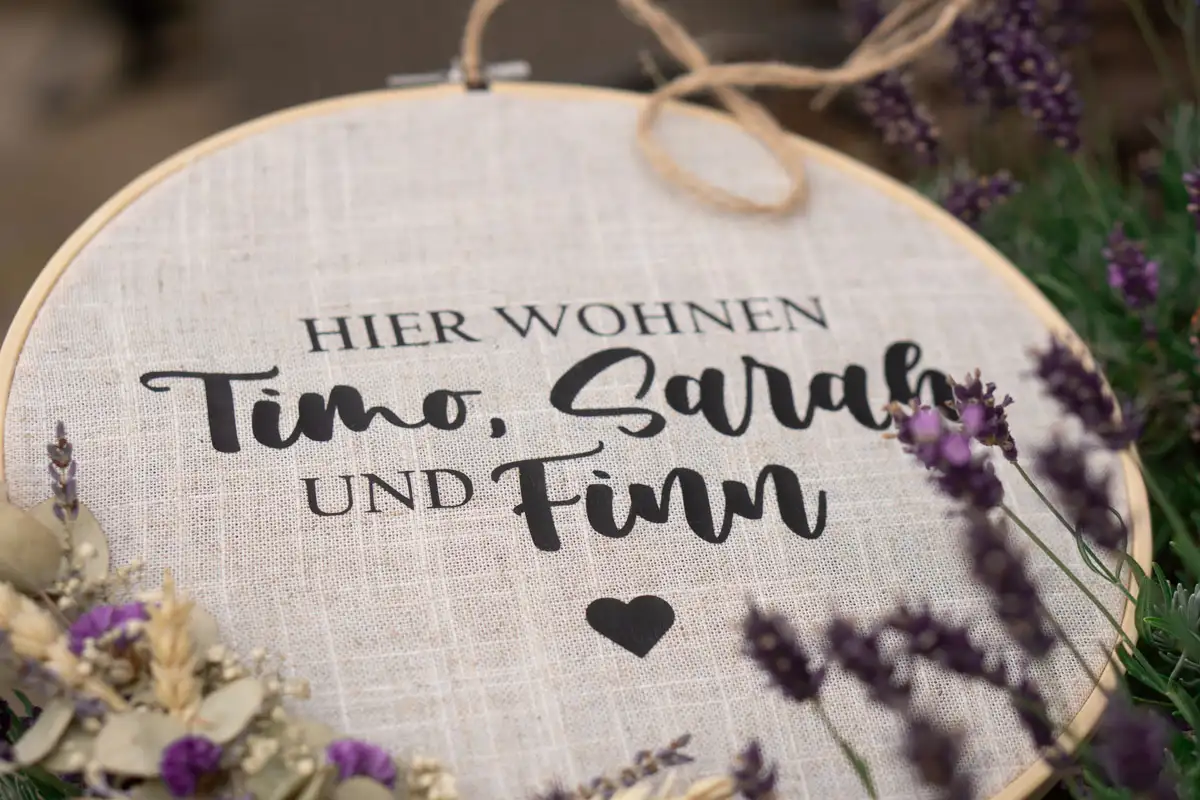 Leinenstoff beplotten Türkranz mit Trockenblumen