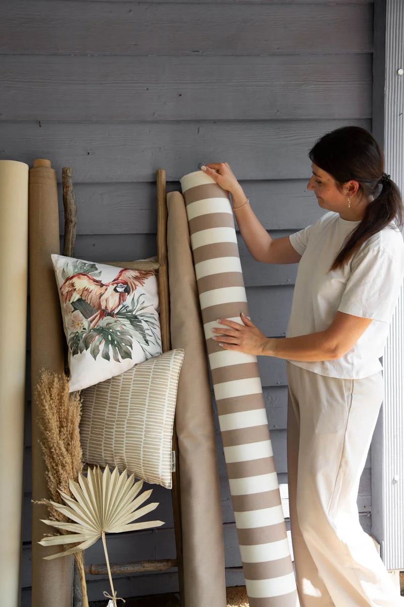 Moderne Outdoorstoffe in Beige und Naturtönen mit Streifenmuster