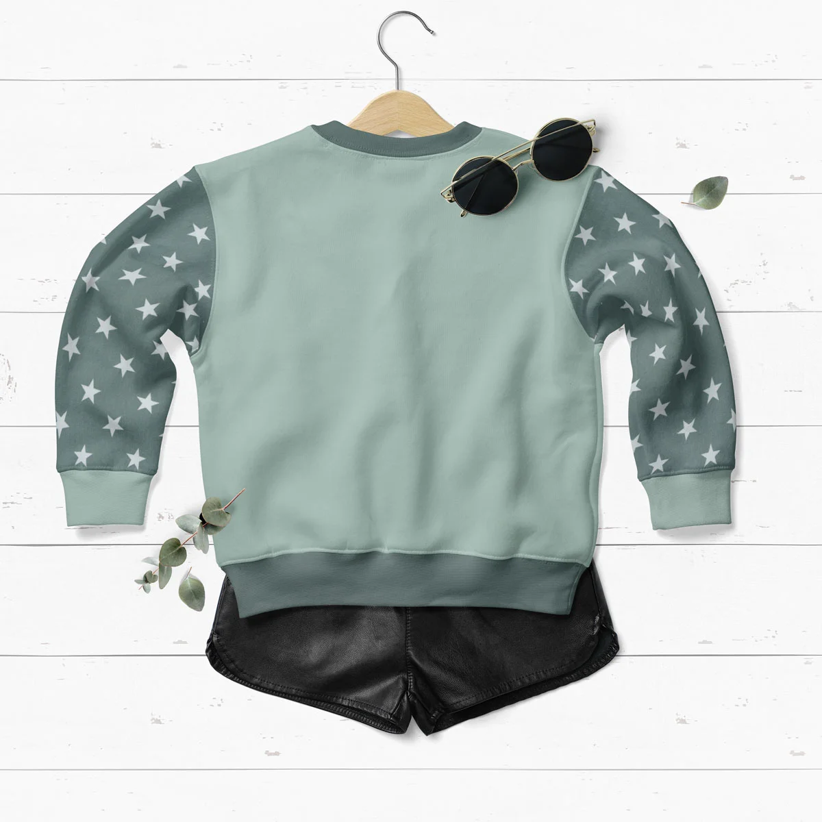 Pullover aus Sweatstoff mit Sternen in mint-blau