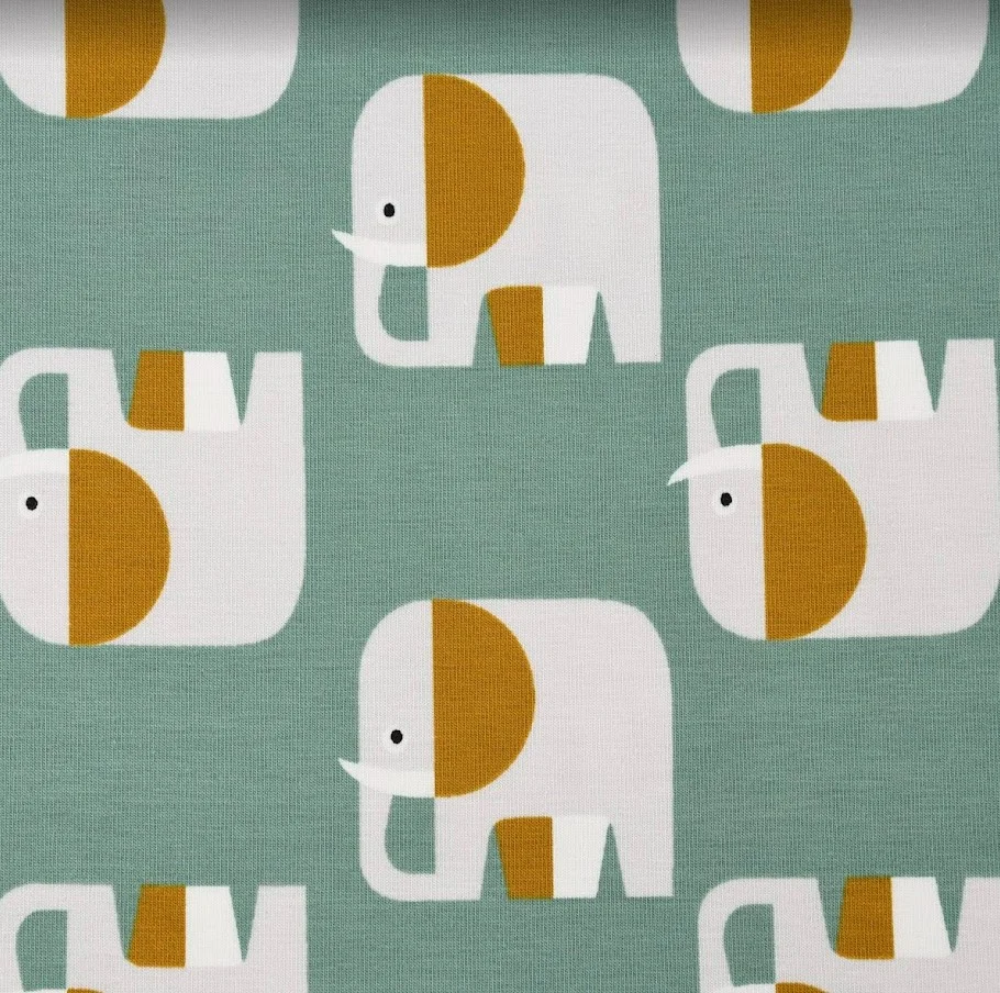 Bio Elefanten Motiv auf grünem Stoff